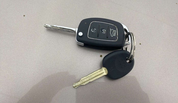 2013 Hyundai i20 MAGNA (O) 1.2, Petrol, Manual, 61,184 km, Key Close Up