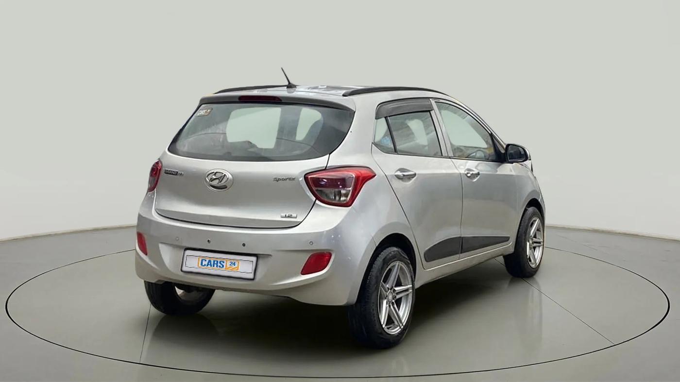 2014 Hyundai Grand i10 SPORTZ 1.2 KAPPA VTVT, CNG, Manual, 1,16,147 km, Right Back Diagonal
