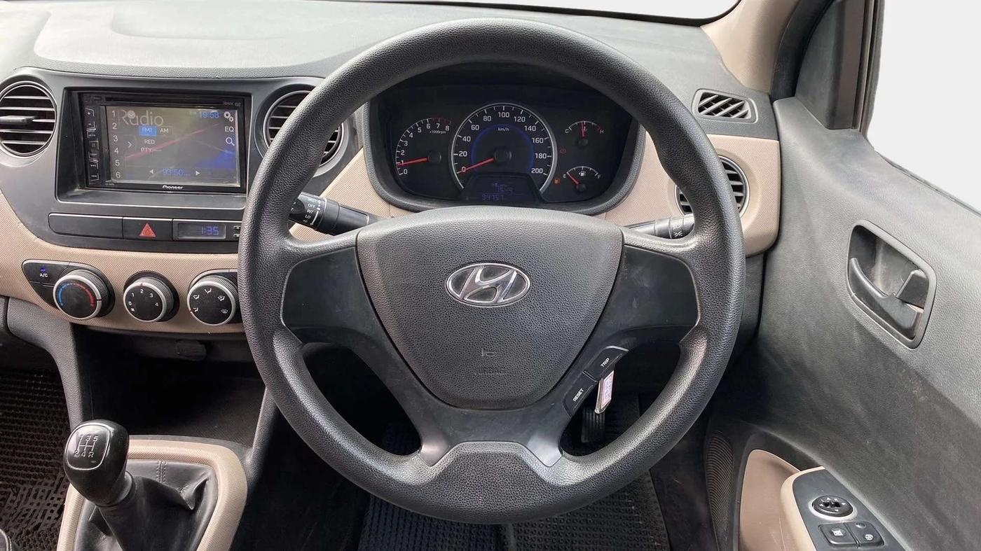 2016 Hyundai Grand i10 MAGNA 1.2 KAPPA VTVT, CNG, Manual, 94,763 km, Steering Wheel Close Up