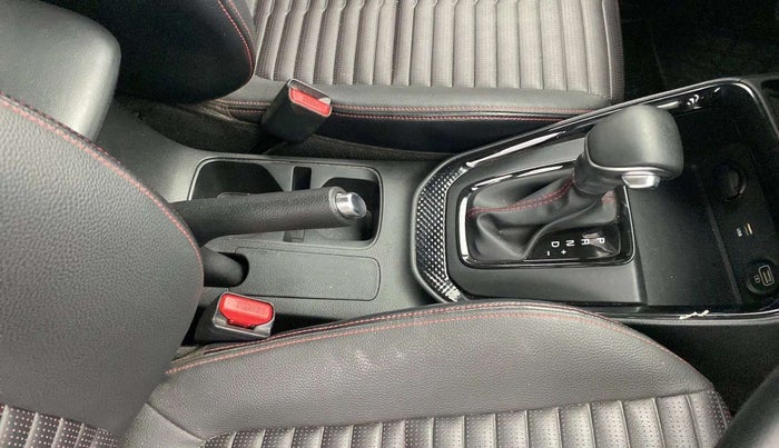 2022 KIA SONET GTX PLUS 1.0 DCT, Petrol, Automatic, 31,548 km, Gear Lever