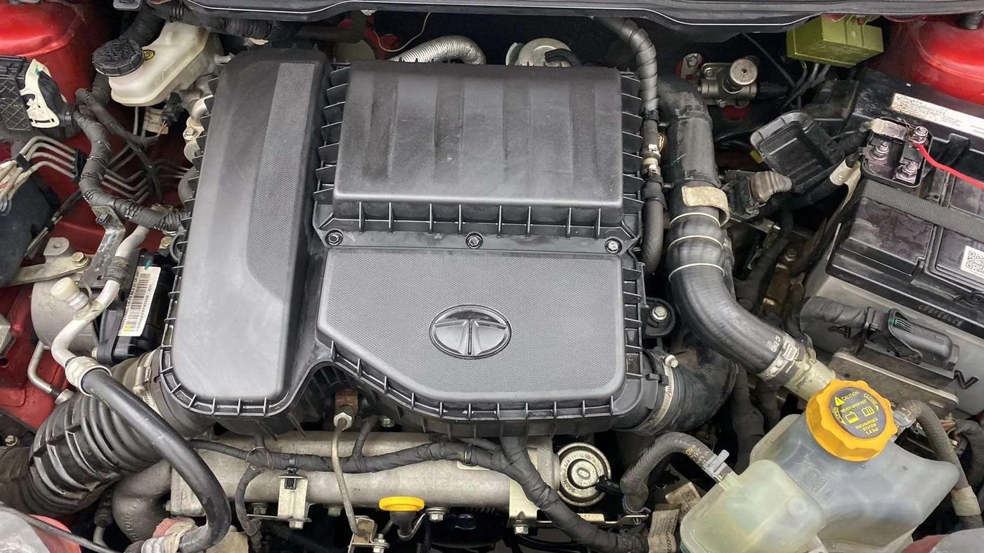 2018 Tata NEXON XZA PLUS DIESEL, Diesel, Automatic, 27,881 km, Open Bonet