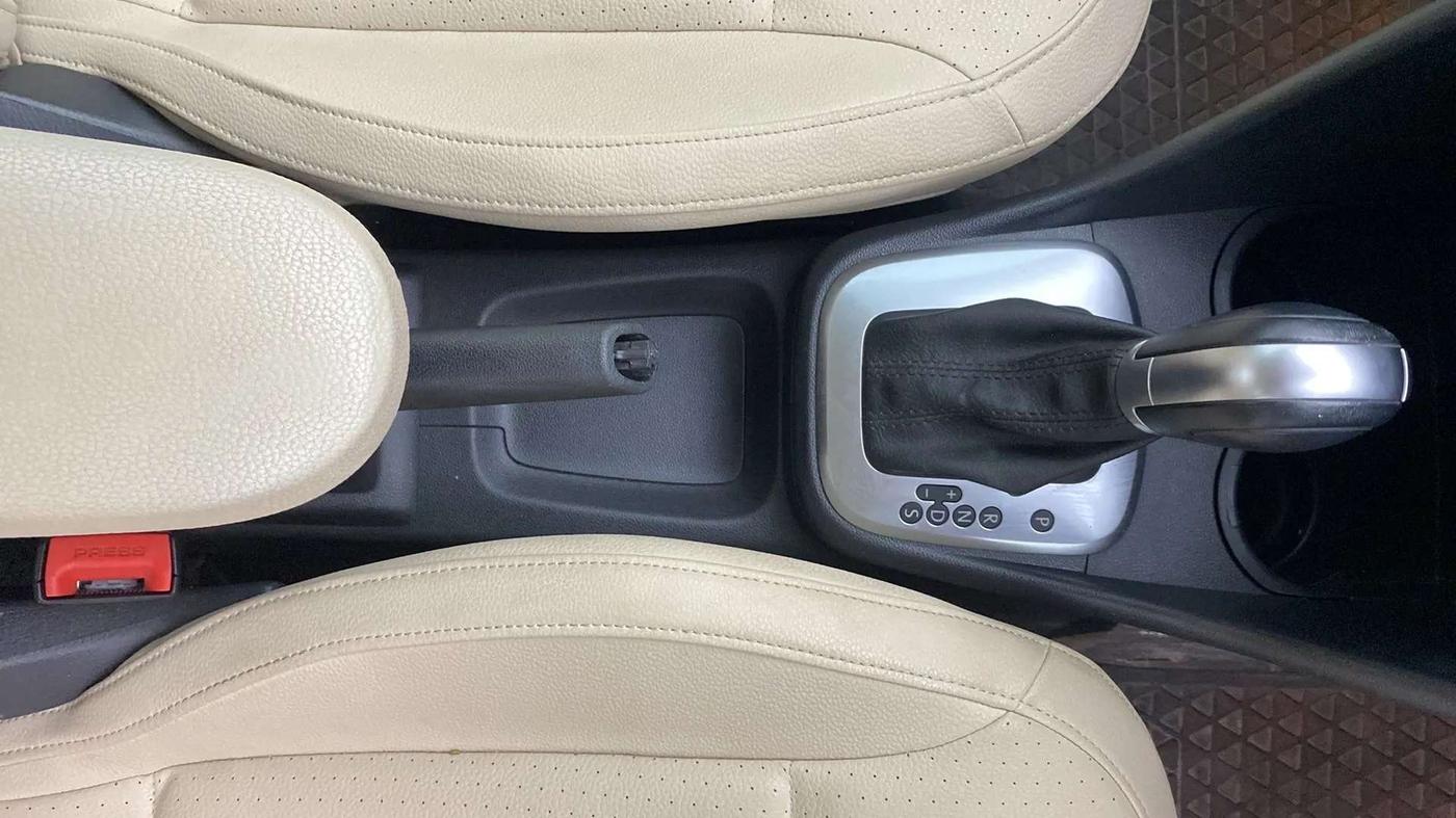 2021 Volkswagen Vento HIGHLINE PLUS 1.0L TSI AT, Petrol, Automatic, 41,214 km, Gear Lever