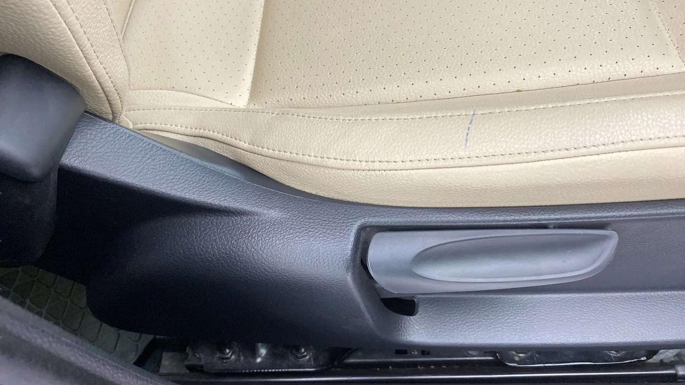 2021 Volkswagen Vento HIGHLINE PLUS 1.0L TSI AT, Petrol, Automatic, 41,214 km, Driver Side Adjustment Panel