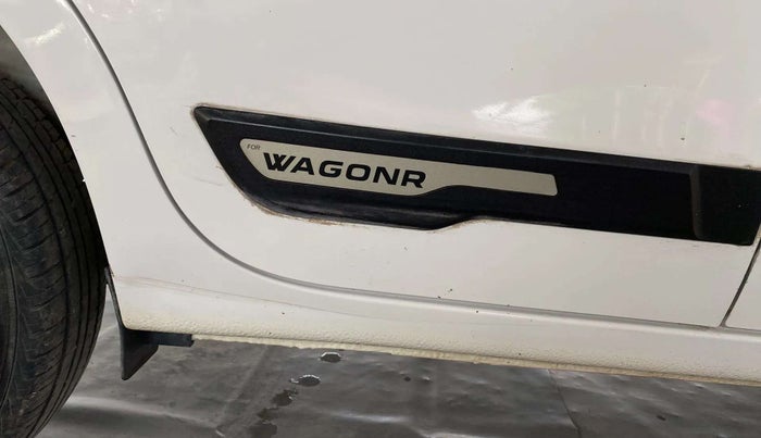 2020 Maruti New Wagon-R LXI CNG 1.0, CNG, Manual, 79,724 km, Right rear door - Minor scratches