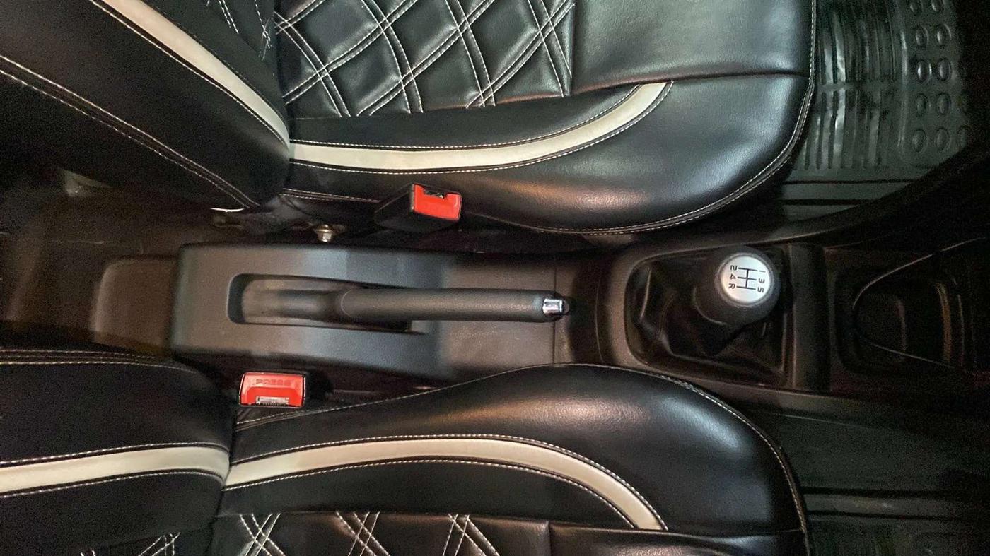 2017 Maruti Swift VXI, Petrol, Manual, 24,759 km, Gear Lever
