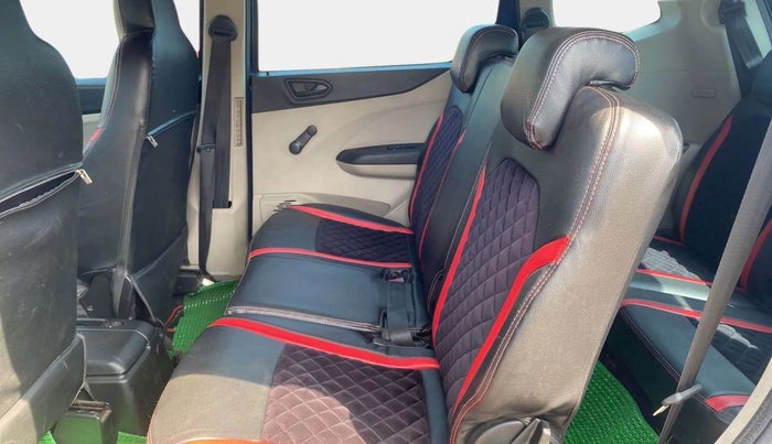 2019 Renault TRIBER RXL MT, Petrol, Manual, 31,566 km, Right Side Rear Door Cabin