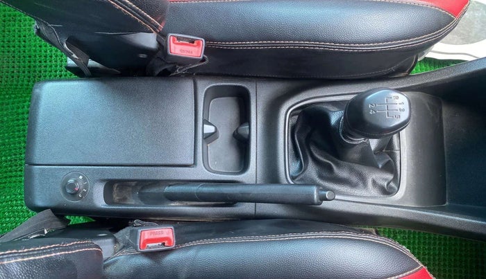2019 Renault TRIBER RXL MT, Petrol, Manual, 31,566 km, Gear Lever
