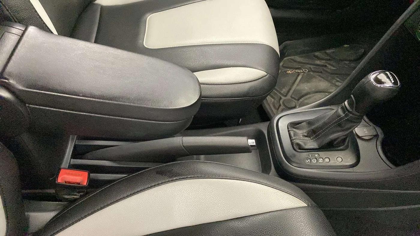 2021 Skoda Rapid AMBITION AT TSI, Petrol, Automatic, 66,077 km, Gear Lever