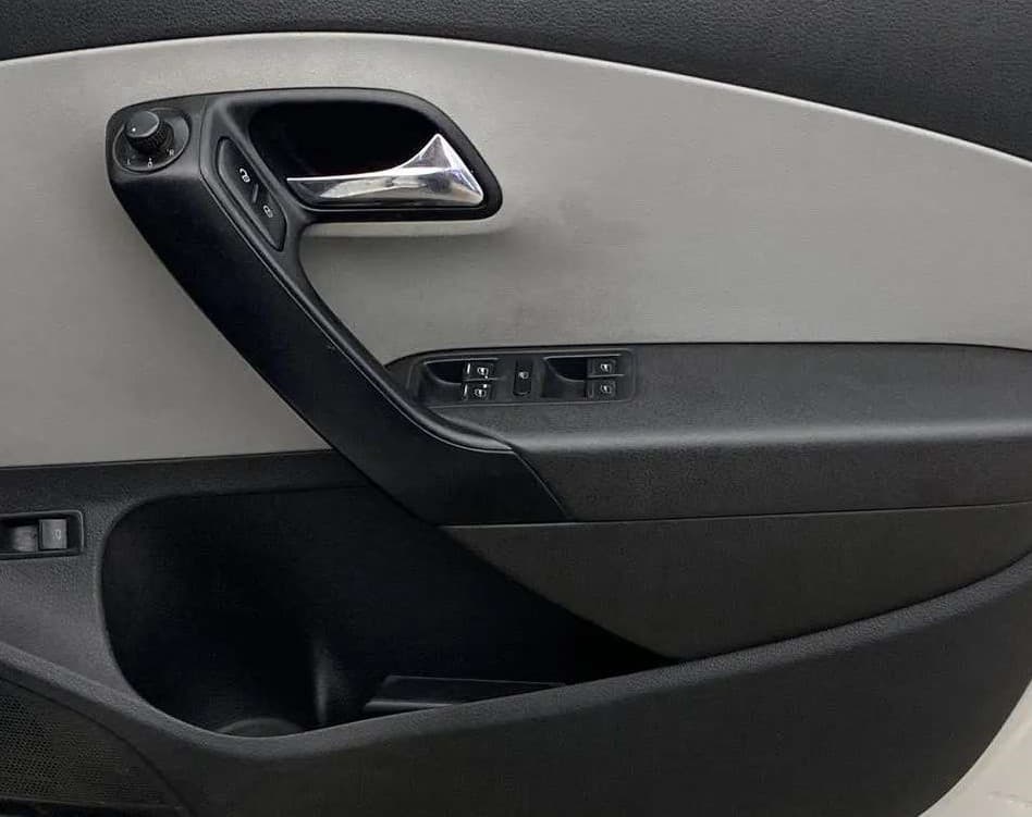 2021 Skoda Rapid AMBITION AT TSI, Petrol, Automatic, 66,077 km, Driver Side Door Panels Control