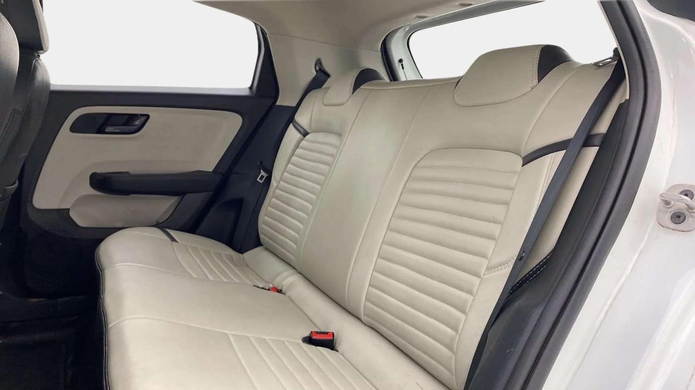 2021 Tata ALTROZ XM PLUS PETROL, Petrol, Manual, 25,321 km, Right Side Rear Door Cabin