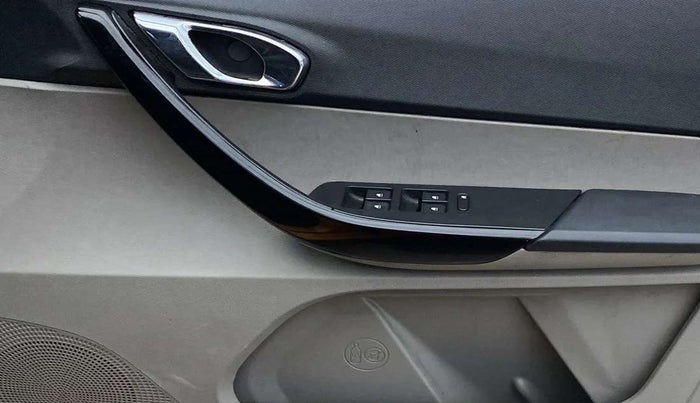 2016 Tata Tiago XZ PETROL, Petrol, Manual, 79,423 km, Driver Side Door Panels Control