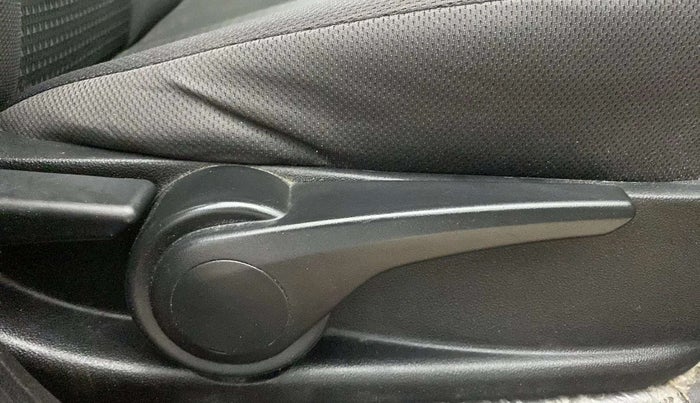 2016 Tata Tiago XZ PETROL, Petrol, Manual, 79,423 km, Driver Side Adjustment Panel