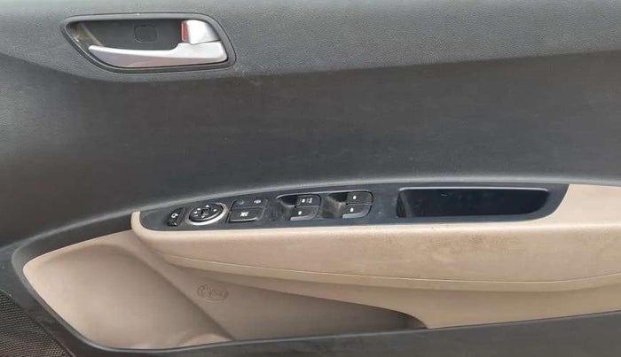 2017 Hyundai Grand i10 SPORTZ (O) 1.2 KAPPA VTVT, Petrol, Manual, 43,899 km, Driver Side Door Panels Control