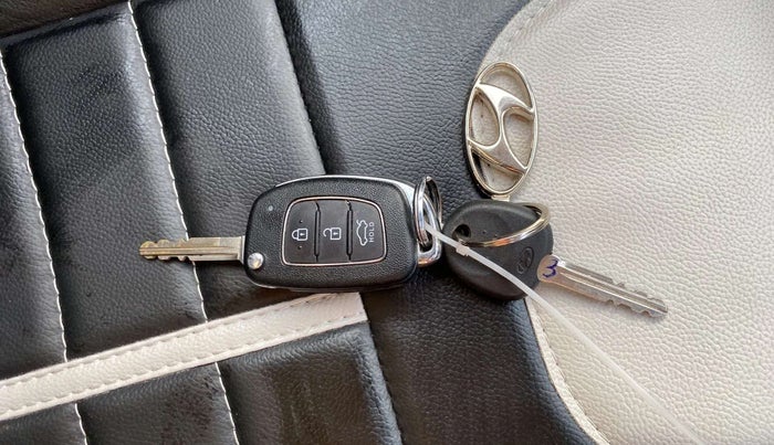 2020 Hyundai GRAND I10 NIOS SPORTZ 1.2 KAPPA VTVT, Petrol, Manual, 28,210 km, Key Close Up