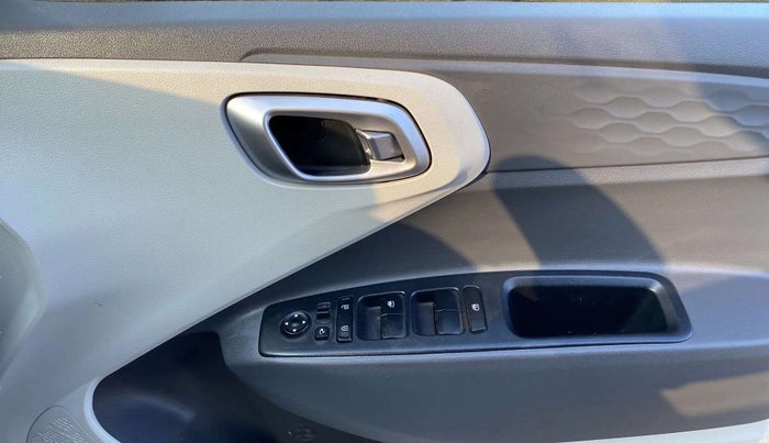 2020 Hyundai GRAND I10 NIOS SPORTZ 1.2 KAPPA VTVT, Petrol, Manual, 28,210 km, Driver Side Door Panels Control