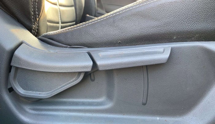 2020 Hyundai GRAND I10 NIOS SPORTZ 1.2 KAPPA VTVT, Petrol, Manual, 28,210 km, Driver Side Adjustment Panel