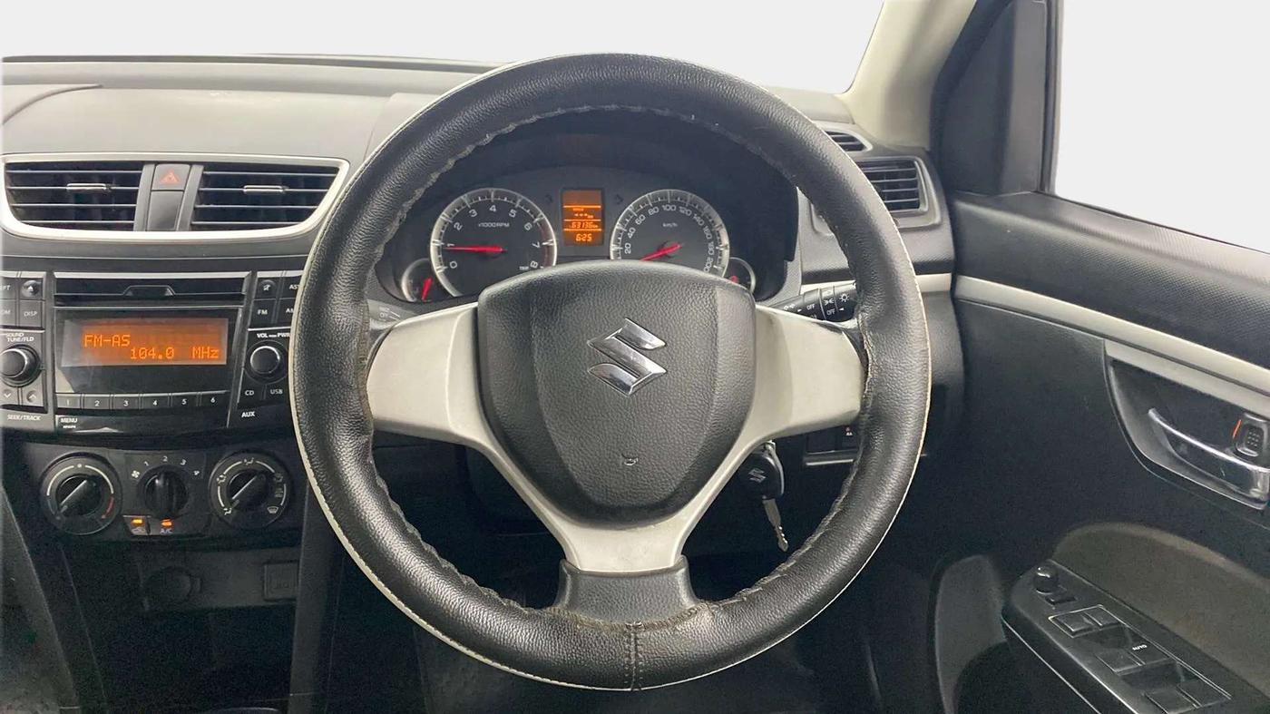2015 Maruti Swift VXI, Petrol, Manual, 63,138 km, Steering Wheel Close Up