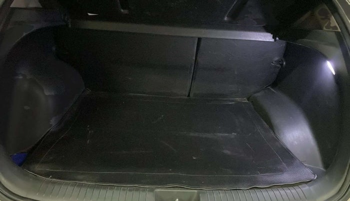 2018 Hyundai Creta SX PLUS AT 1.6 DIESEL, Diesel, Automatic, 56,631 km, Boot Inside