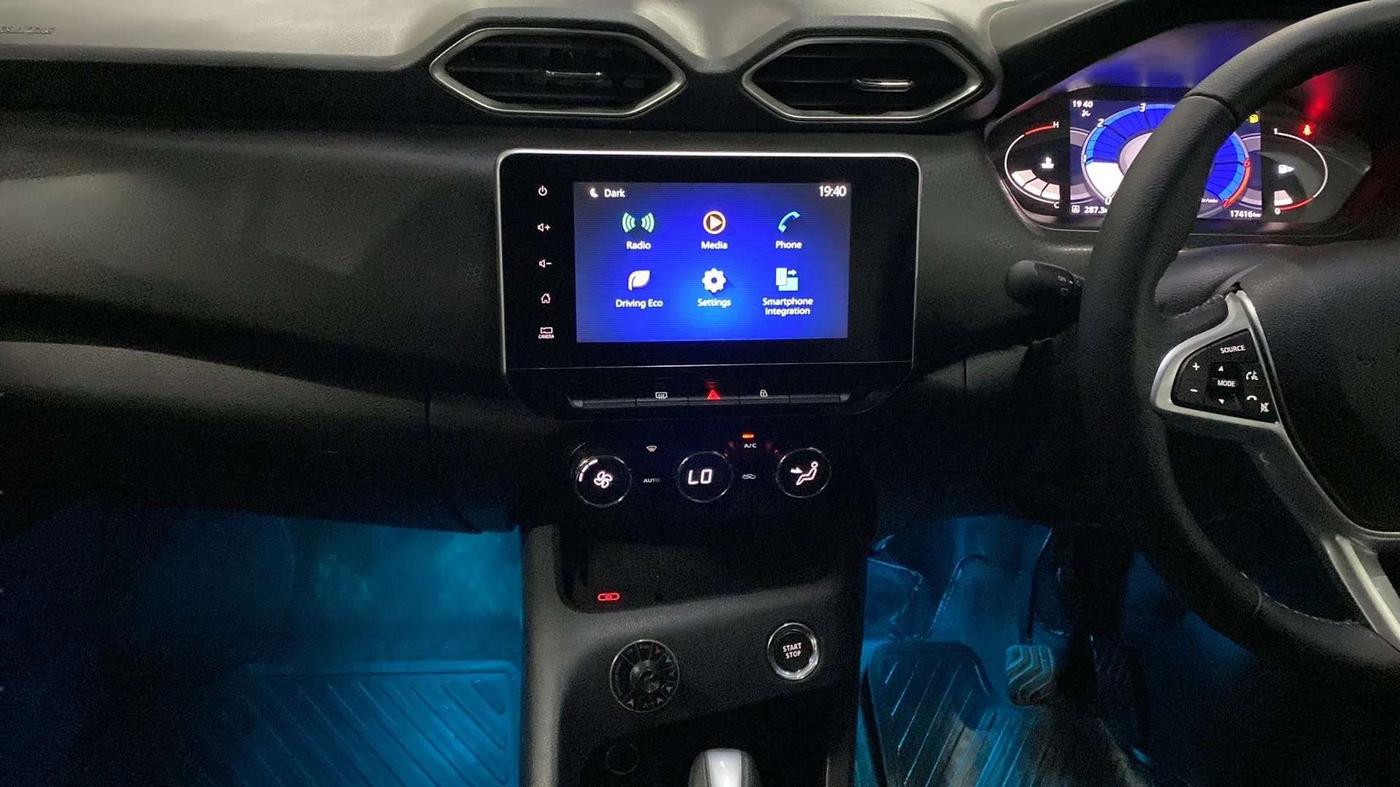 2021 Nissan MAGNITE XV PREMIUM TURBO CVT DUAL TONE, Petrol, Automatic, 17,529 km, Air Conditioner