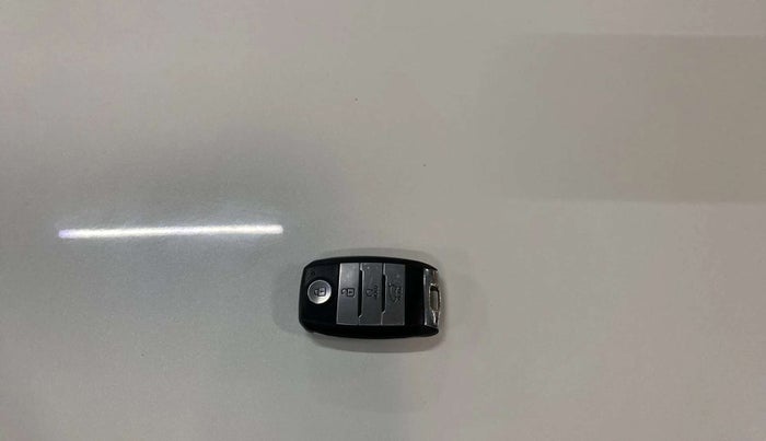 2021 KIA SONET HTX 1.0 IMT, Petrol, Manual, 31,488 km, Key Close Up
