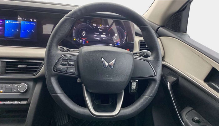 2022 Mahindra XUV700 AX 5 P AT 5 STR, Petrol, Automatic, 6,966 km, Steering Wheel Close Up