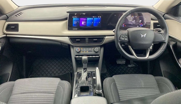 2022 Mahindra XUV700 AX 5 P AT 5 STR, Petrol, Automatic, 6,966 km, Dashboard