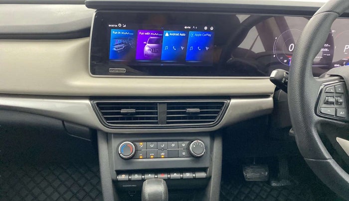 2022 Mahindra XUV700 AX 5 P AT 5 STR, Petrol, Automatic, 6,966 km, Air Conditioner