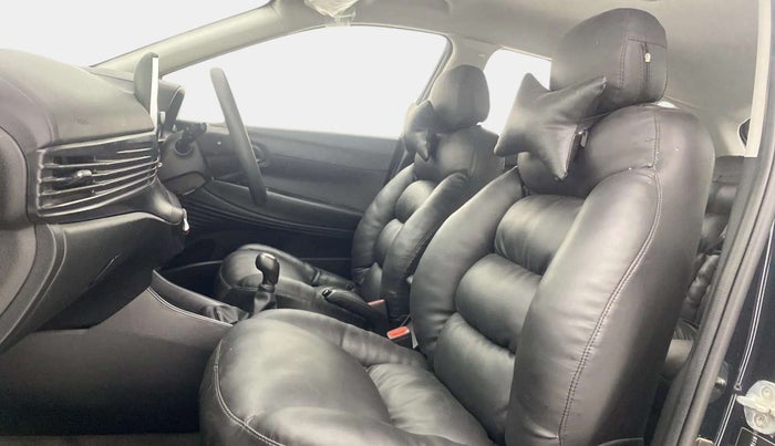 2021 Hyundai NEW I20 SPORTZ 1.2 MT, Petrol, Manual, 29,850 km, Right Side Front Door Cabin