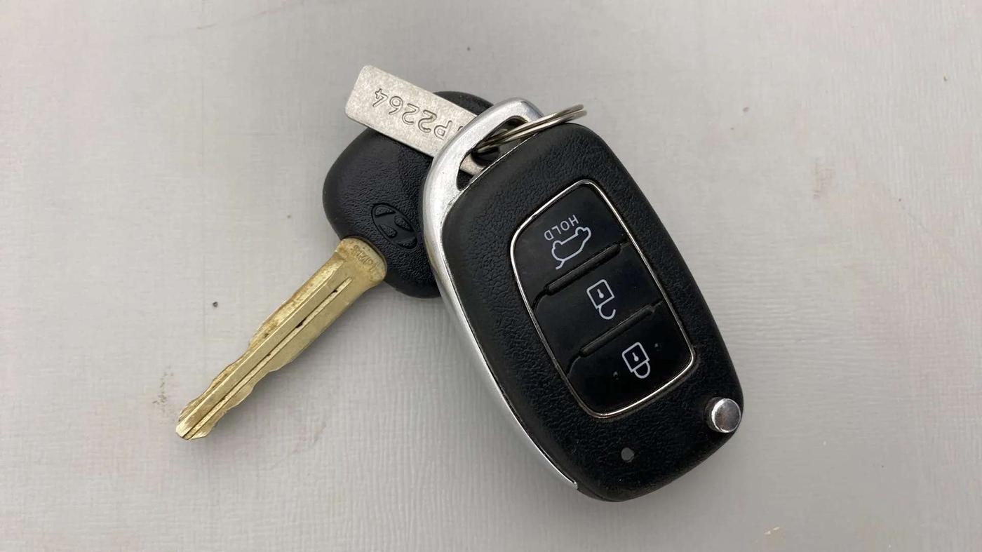 2021 Hyundai NEW I20 SPORTZ 1.2 MT, Petrol, Manual, 29,850 km, Key Close Up