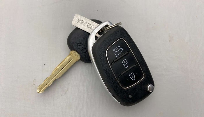 2021 Hyundai NEW I20 SPORTZ 1.2 MT, Petrol, Manual, 29,850 km, Key Close Up
