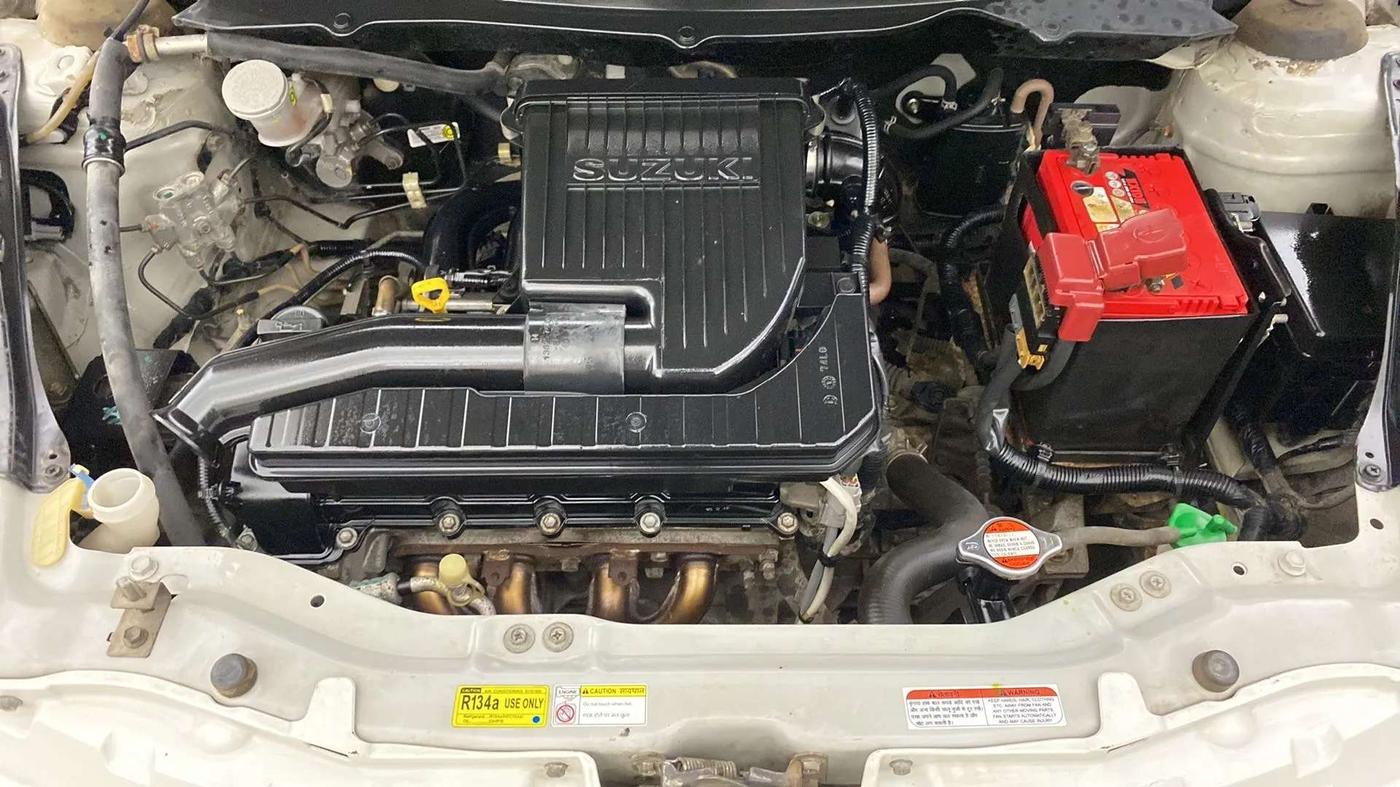 2016 Maruti Swift LXI (O), Petrol, Manual, 39,446 km, Open Bonet