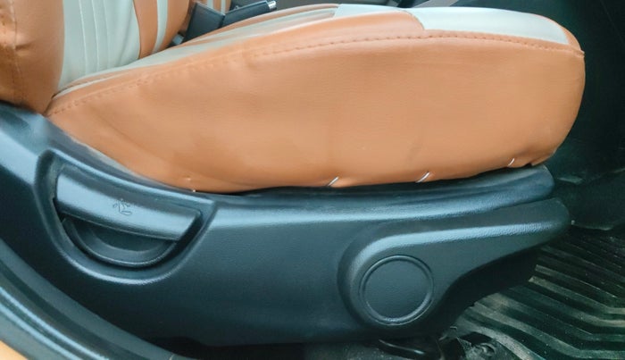 2016 Hyundai Grand i10 ASTA (O) 1.2 KAPPA VTVT, Petrol, Manual, 39,932 km, Driver Side Adjustment Panel