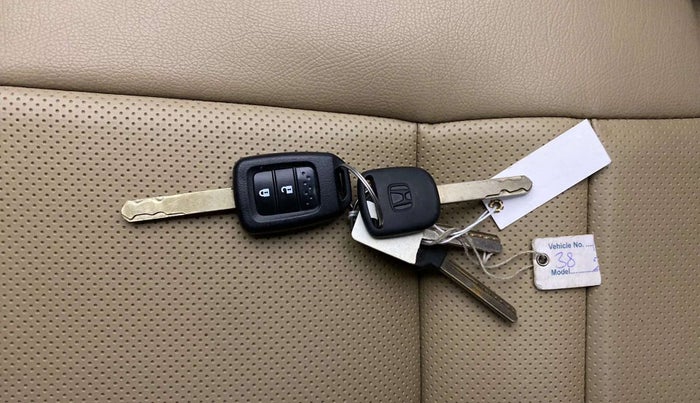 2019 Honda Amaze 1.2L I-VTEC S, Petrol, Manual, 89,345 km, Key Close Up