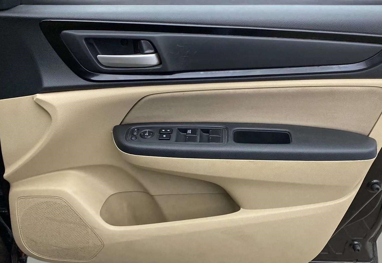 2019 Honda Amaze 1.2L I-VTEC S, Petrol, Manual, 89,345 km, Driver Side Door Panels Control