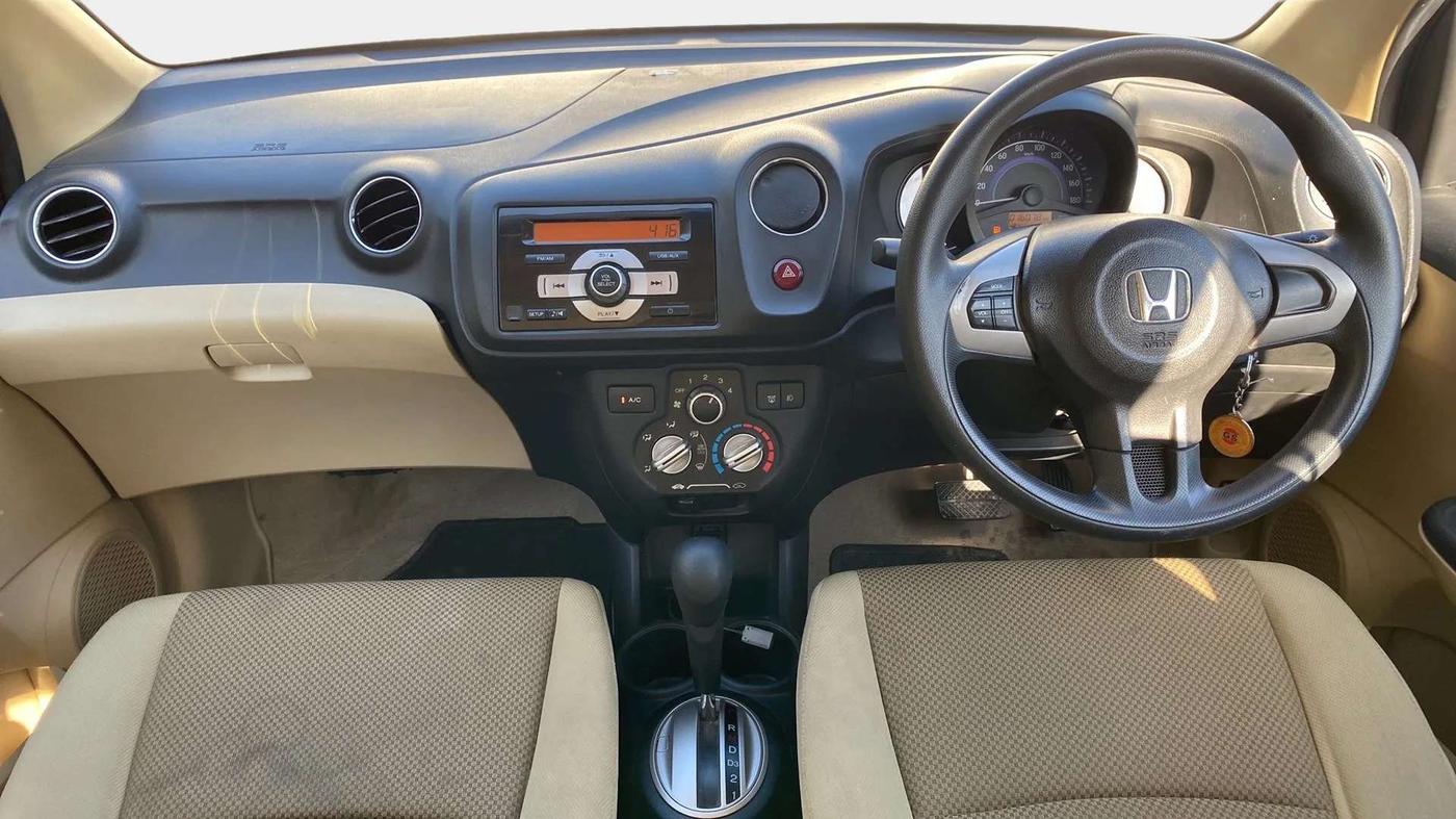 2015 Honda Brio VX AT, Petrol, Automatic, 16,174 km, Dashboard