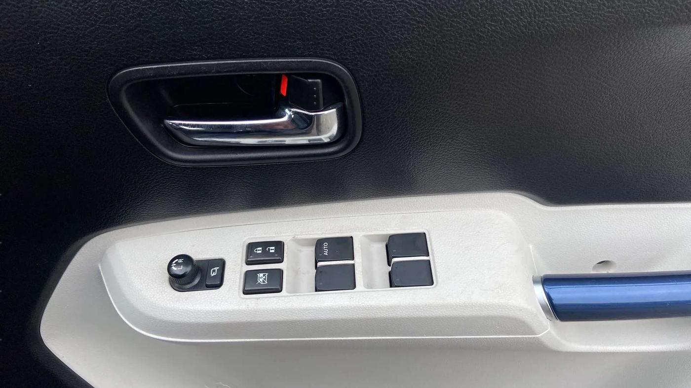 2022 Maruti IGNIS ZETA 1.2, Petrol, Manual, 20,035 km, Driver Side Door Panels Control