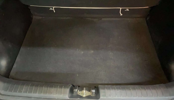 2020 Hyundai VENUE S 1.2, Petrol, Manual, 67,244 km, Boot Inside