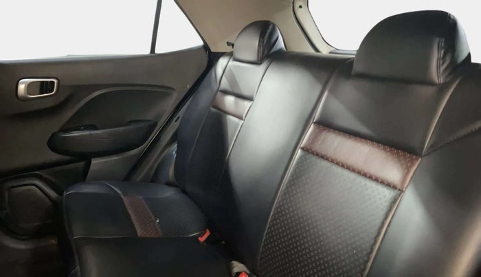 2020 Hyundai VENUE S 1.2, Petrol, Manual, 67,244 km, Right Side Rear Door Cabin