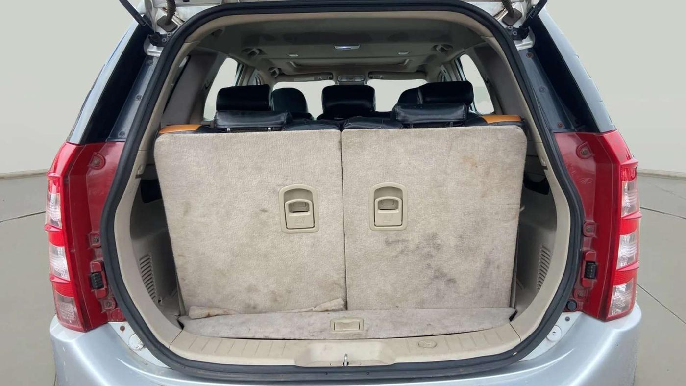 2017 Mahindra XUV500 W9, Diesel, Manual, 81,791 km, Boot Inside