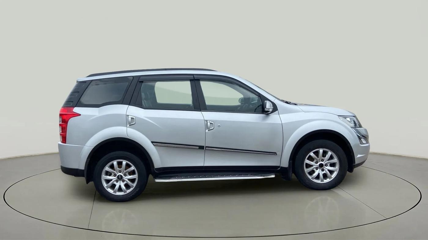 2017 Mahindra XUV500 W9, Diesel, Manual, 81,791 km, Right Side View