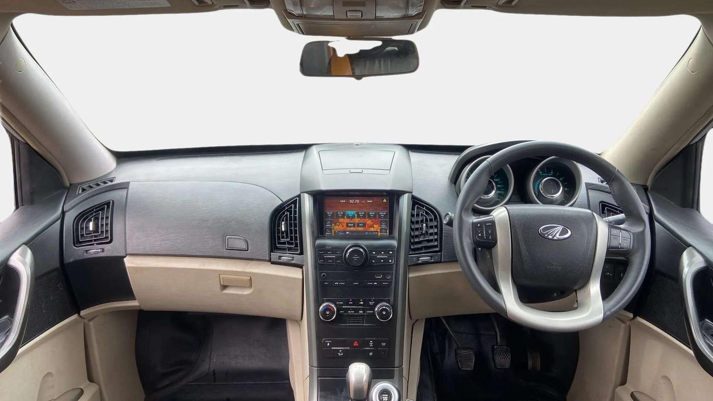 2017 Mahindra XUV500 W9, Diesel, Manual, 81,791 km, Dashboard