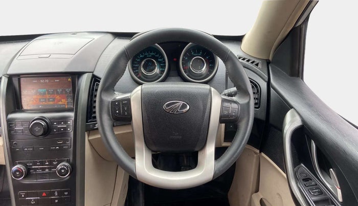 2017 Mahindra XUV500 W9, Diesel, Manual, 81,791 km, Steering Wheel Close Up