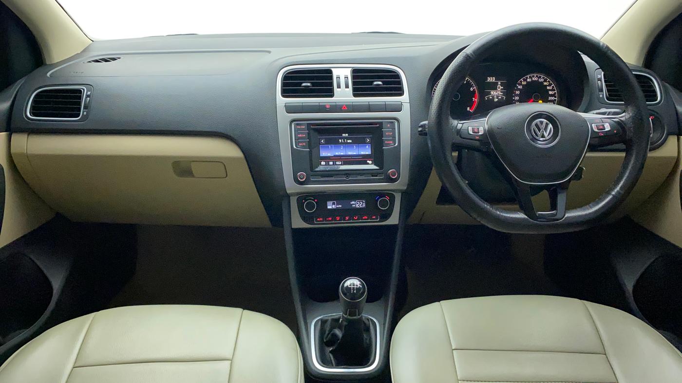 2016 Volkswagen Polo HIGHLINE1.2L, Petrol, Manual, 90,662 km, Dashboard