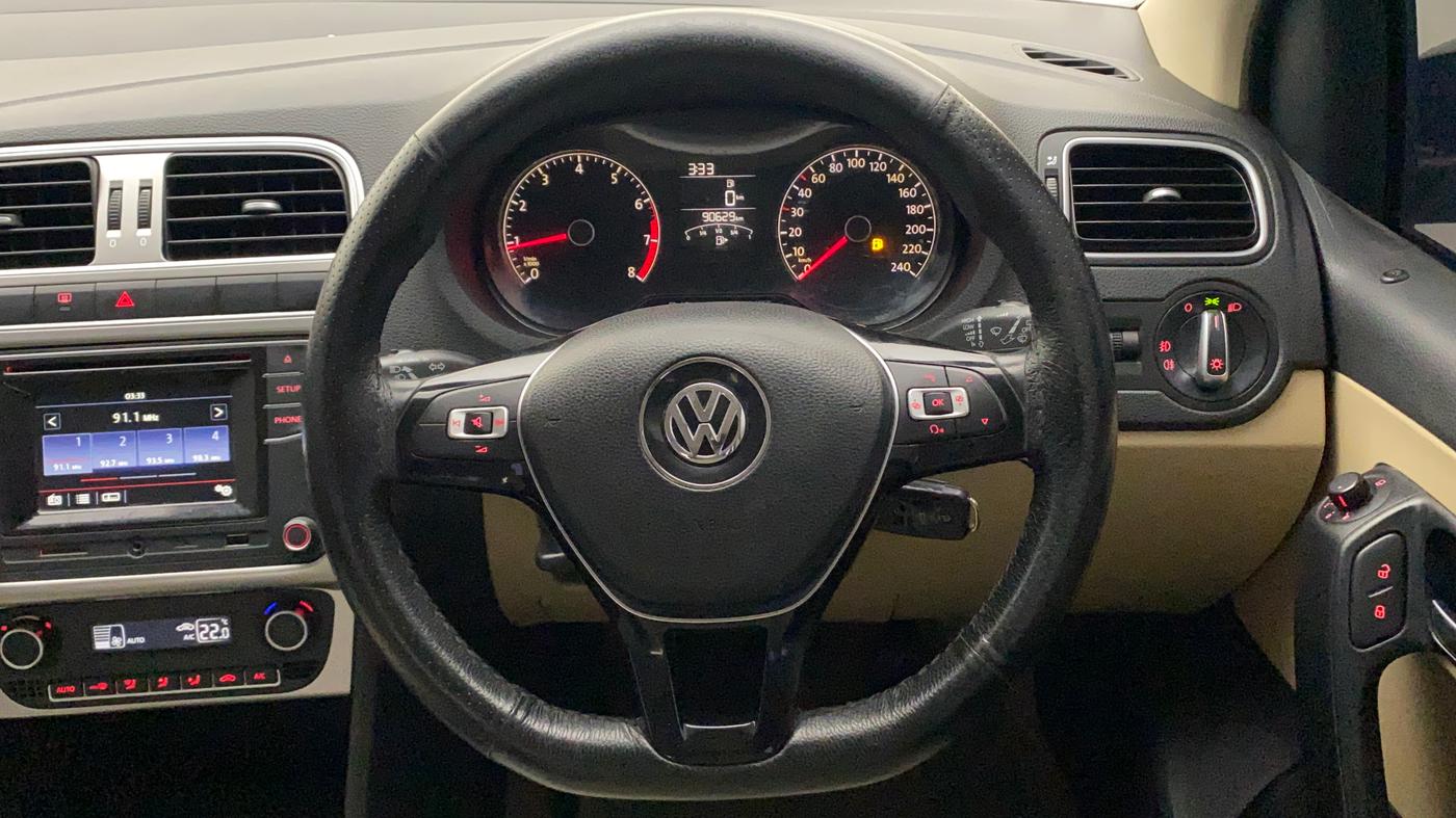 2016 Volkswagen Polo HIGHLINE1.2L, Petrol, Manual, 90,662 km, Steering Wheel Close Up