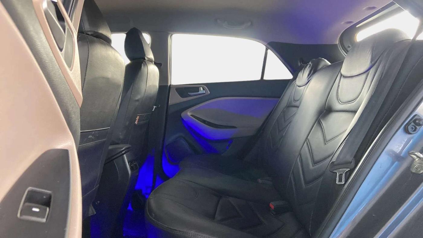 2019 Hyundai Elite i20 SPORTZ PLUS  1.2 CVT, Petrol, Automatic, 63,087 km, Right Side Rear Door Cabin