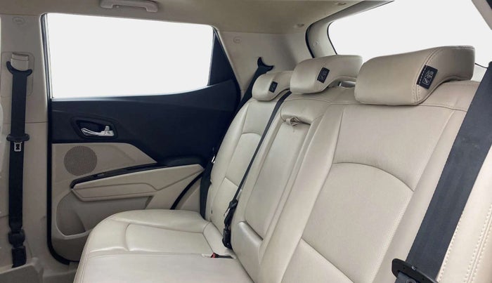 2019 Mahindra XUV300 W8 (O) 1.5 DIESEL AMT, Diesel, Automatic, 59,735 km, Right Side Rear Door Cabin