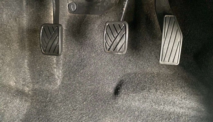 2018 Maruti IGNIS DELTA 1.2, Petrol, Manual, 47,928 km, Pedals