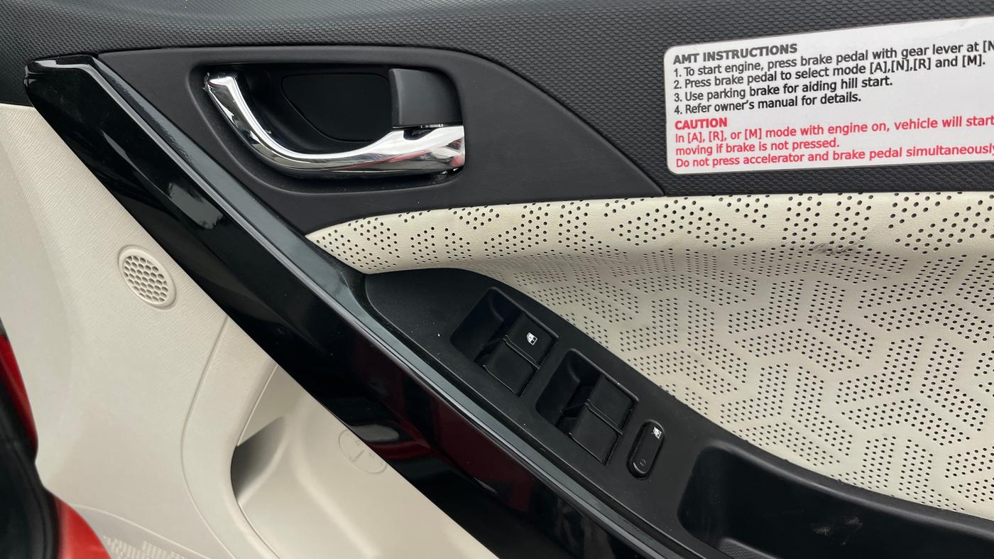 2022 Tata NEXON XZA PLUS (PREMIUM) PETROL, Petrol, Automatic, 42,535 km, Driver Side Door Panels Control