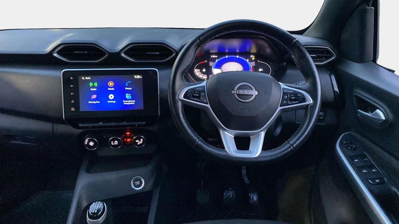 2021 Nissan MAGNITE XV PREMIUM, Petrol, Manual, 8,230 km, Steering Wheel Close Up