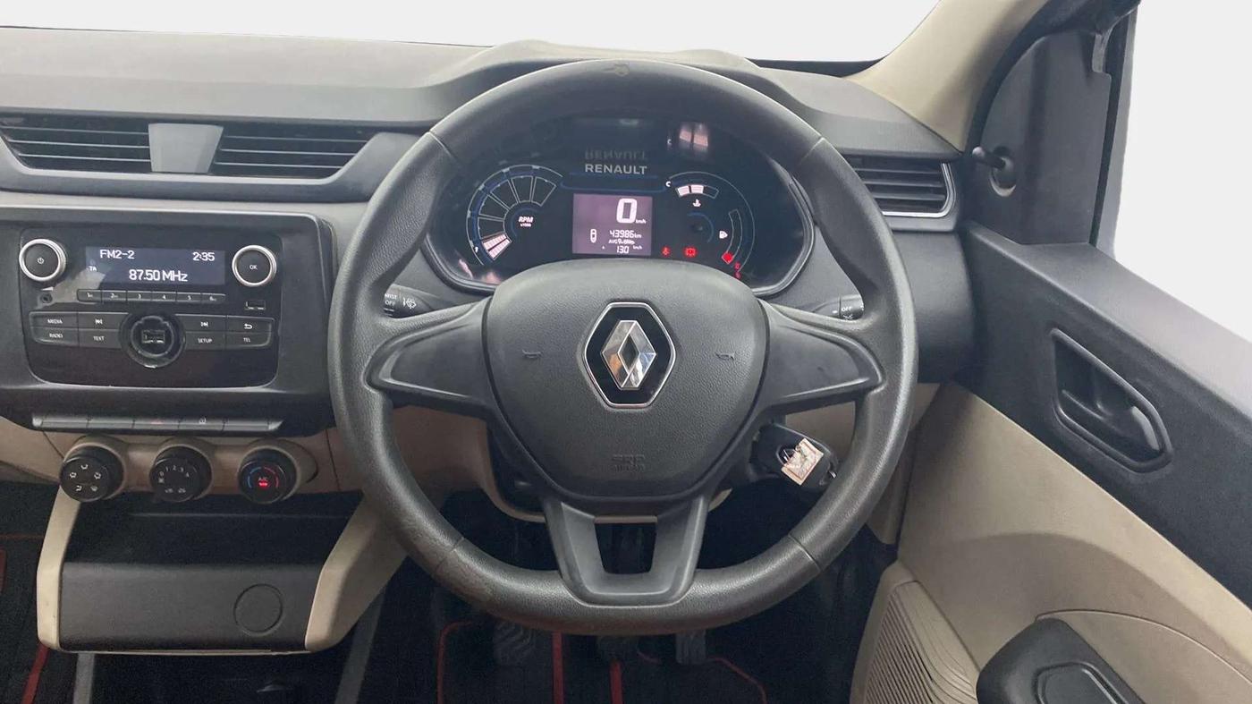 2021 Renault TRIBER RXT, Petrol, Manual, 44,137 km, Steering Wheel Close Up